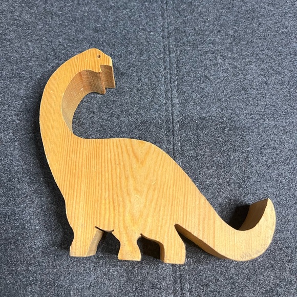Wooden Brachiosaurus - Picture 3 of 7